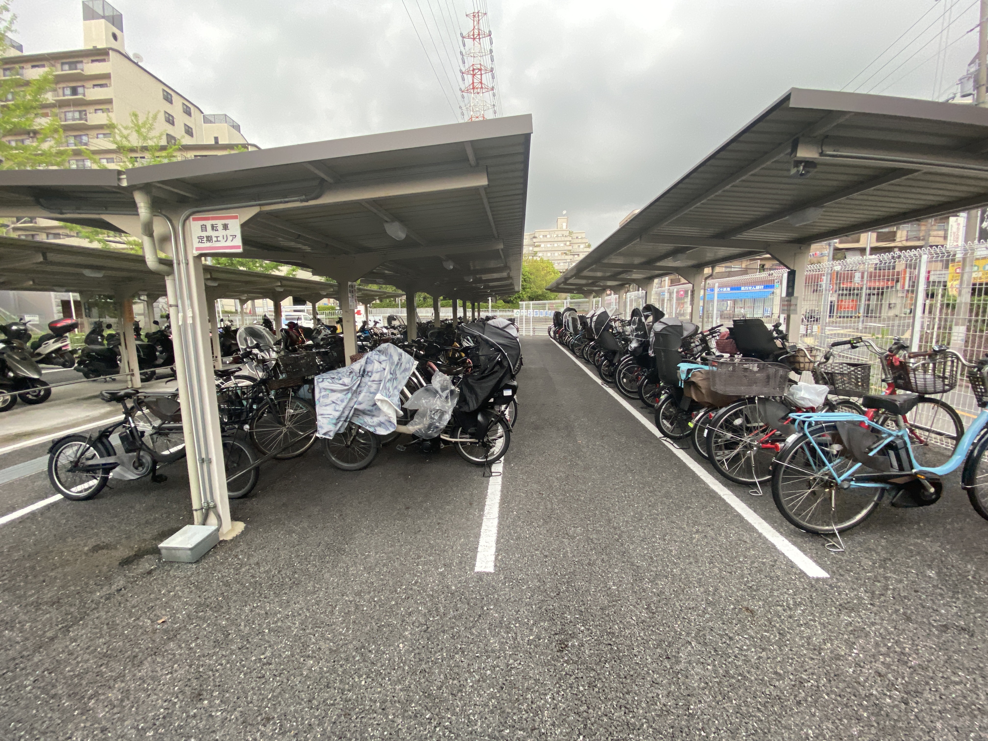緑地公園東自転車駐車場画像