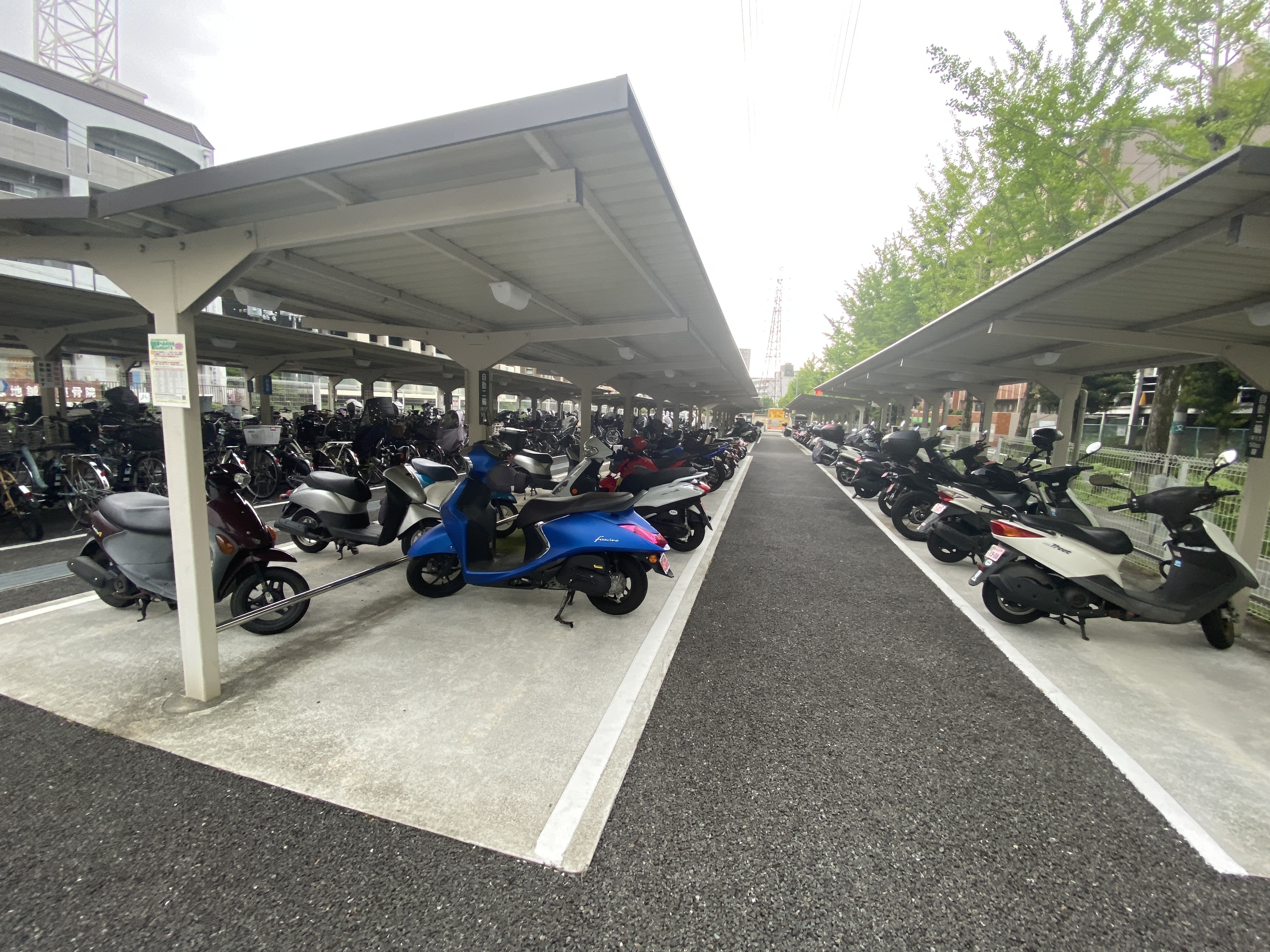 緑地公園東自転車駐車場画像