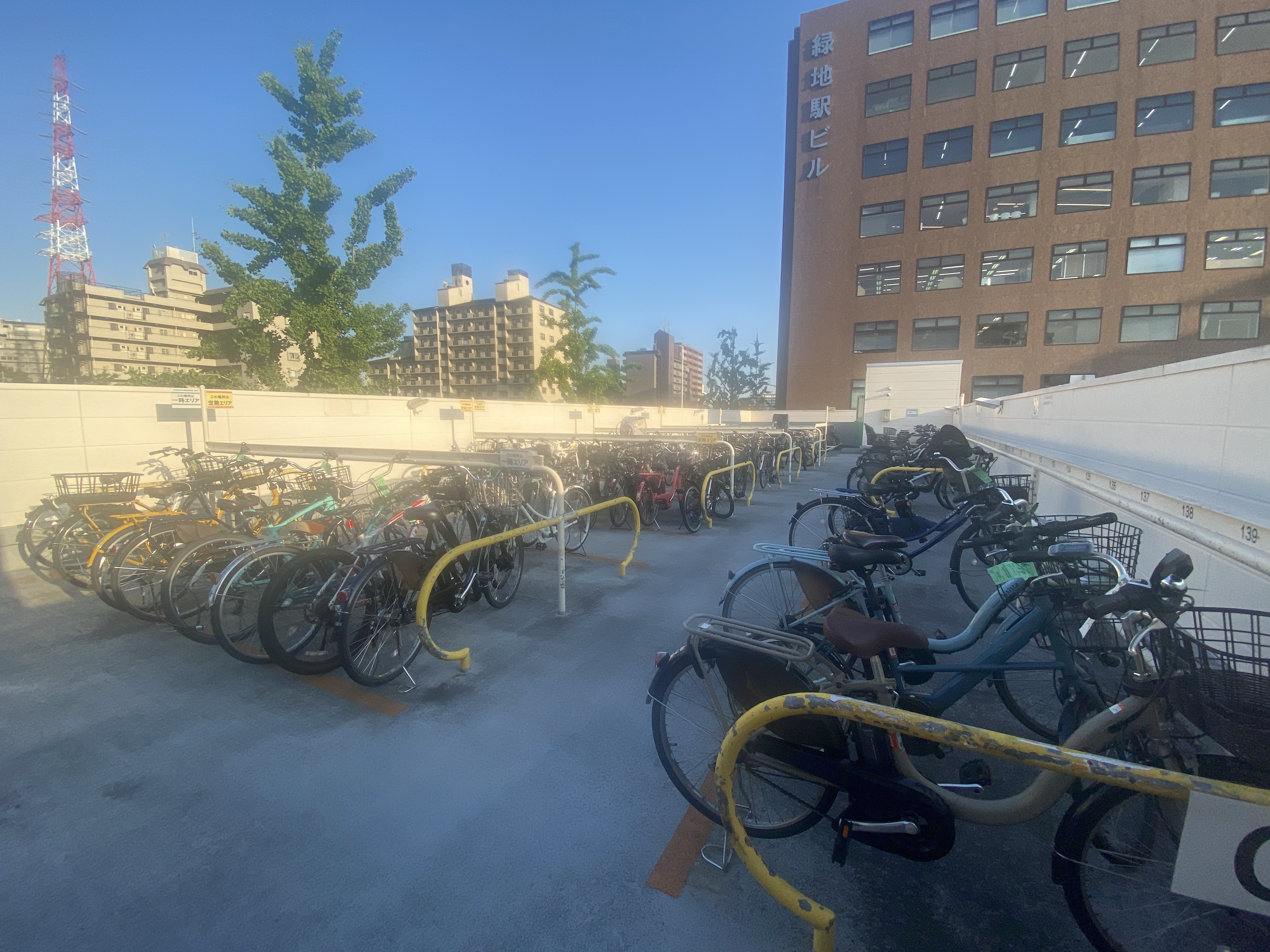 緑地公園西自転車駐車場画像