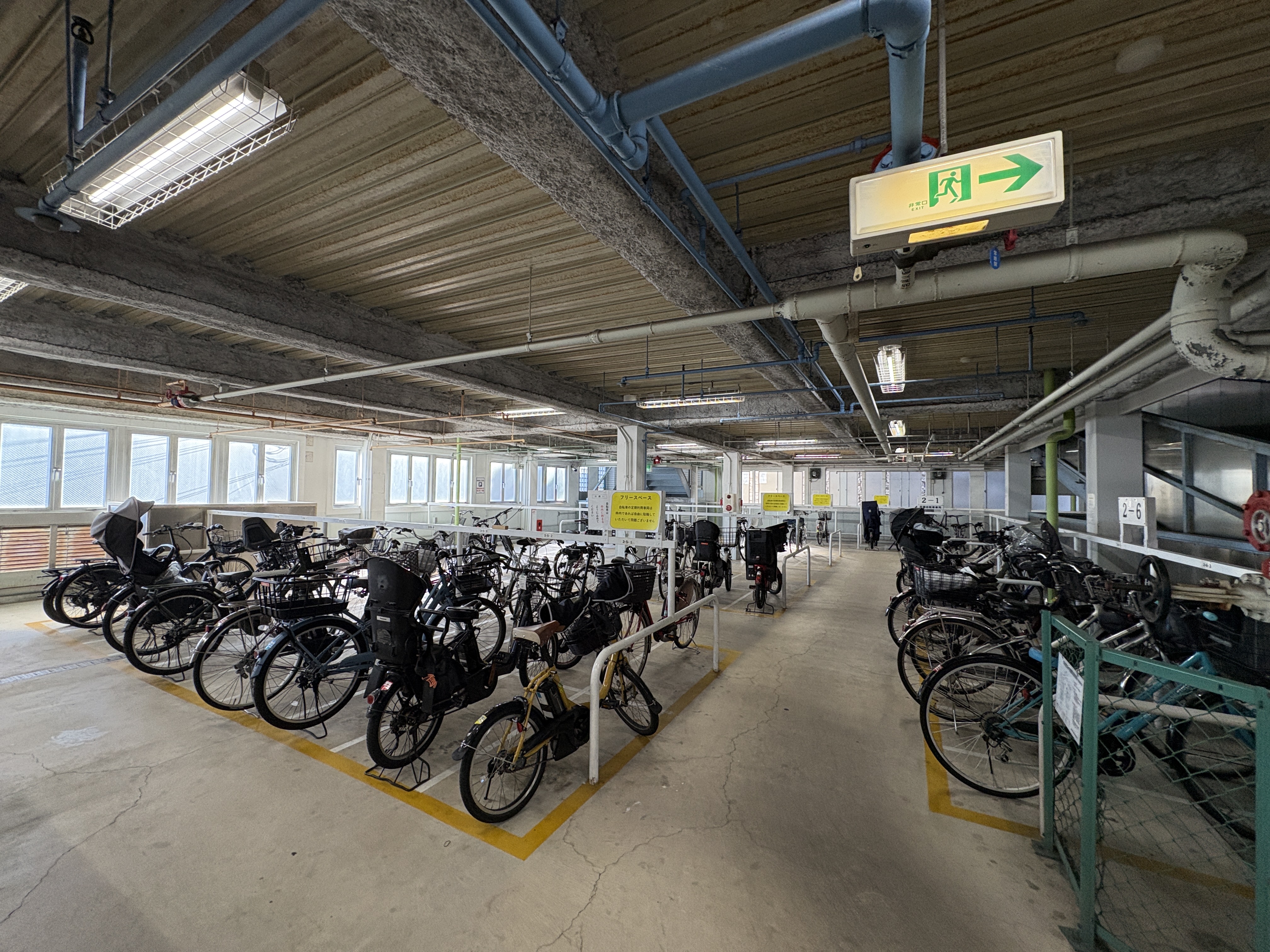 生駒駅南自転車駐車場画像