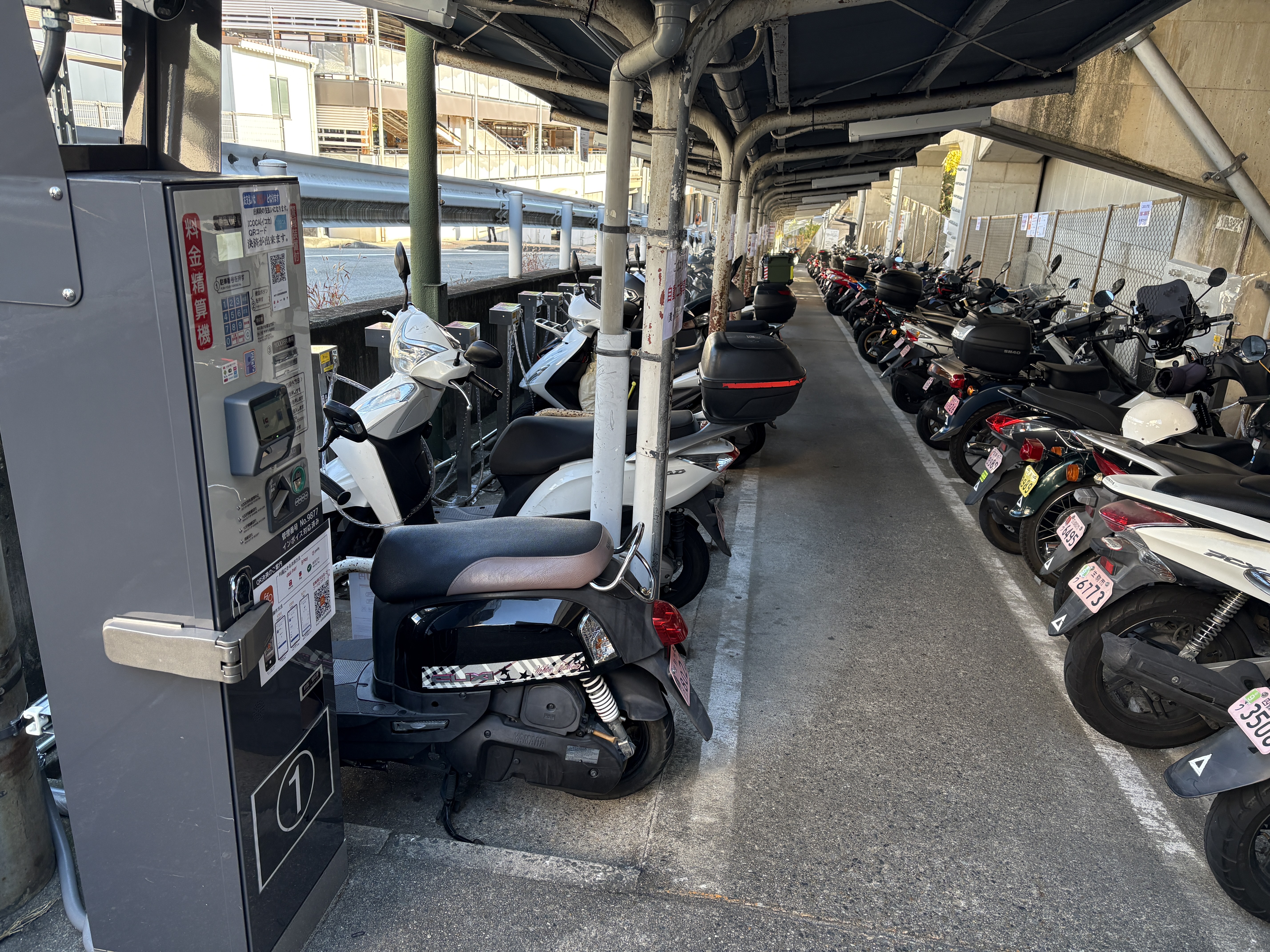 谷田自転車駐車場画像