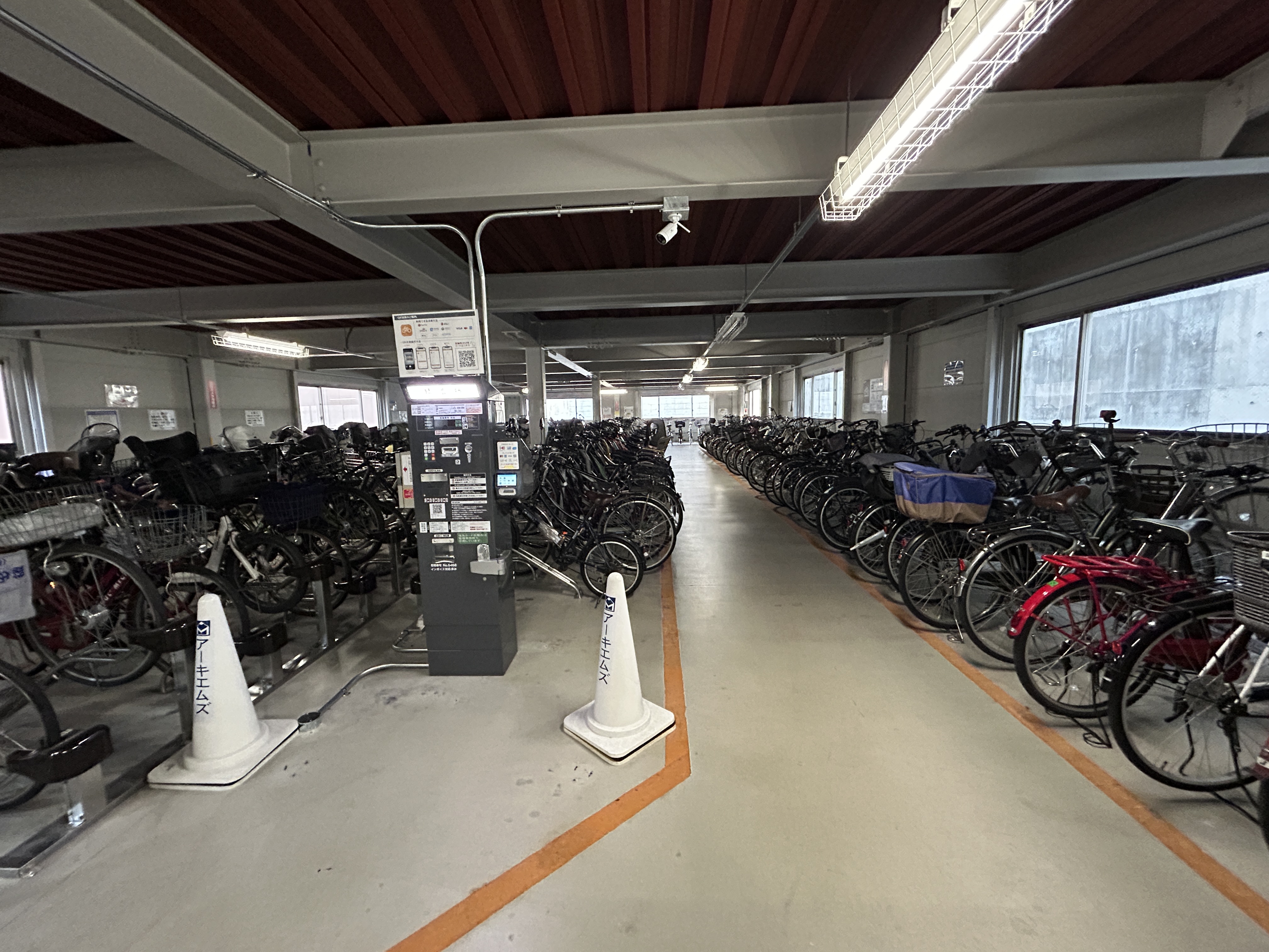 神崎川駅駐輪場画像